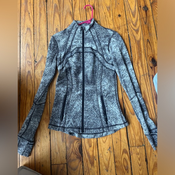 Lululemon Viral BBL Define Jacket Black and White Special Edition Size 6 NWOT - Picture 3 of 3